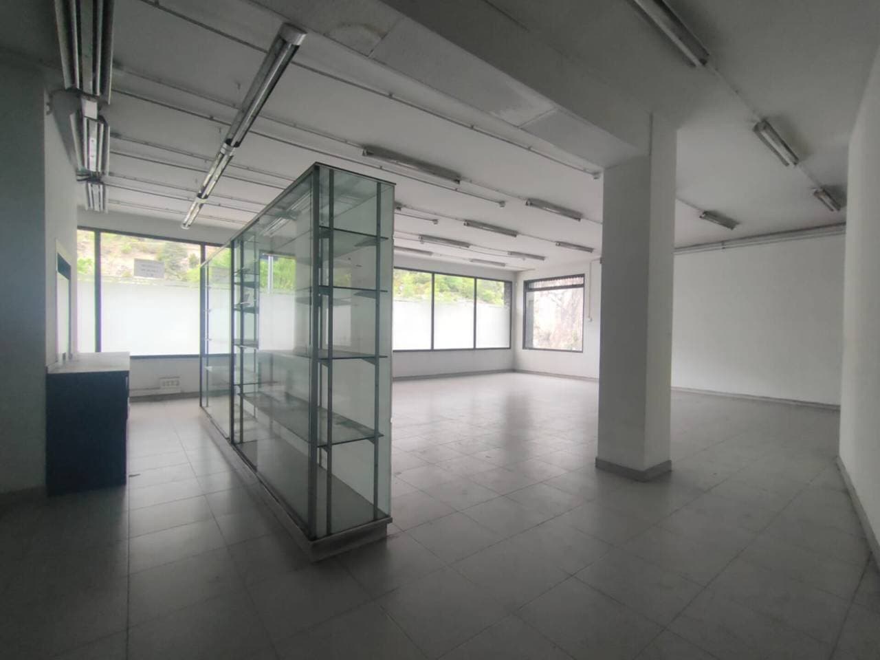 Local de lloguer a Les Escaldes-Engordany - Thumbnail 2