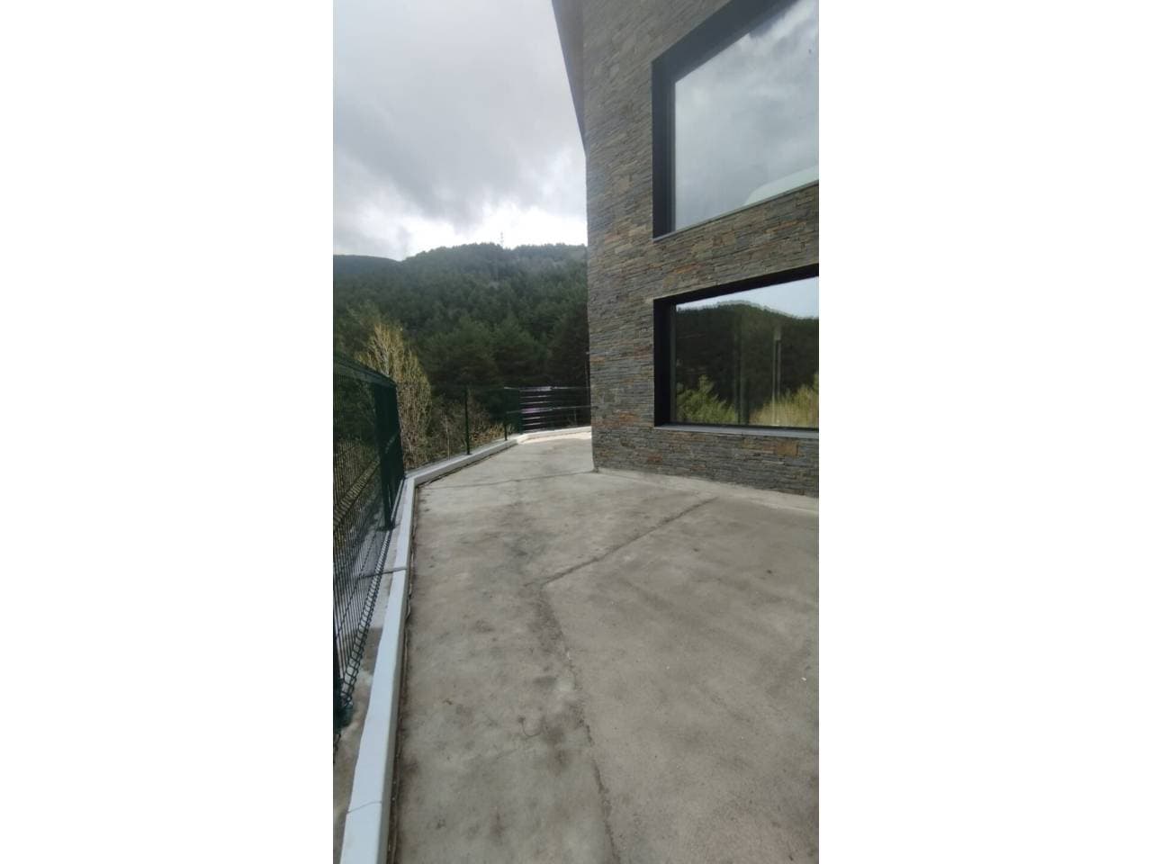 Espectacular xalet de nova construcció situat a la prestigi... - Thumbnail 42