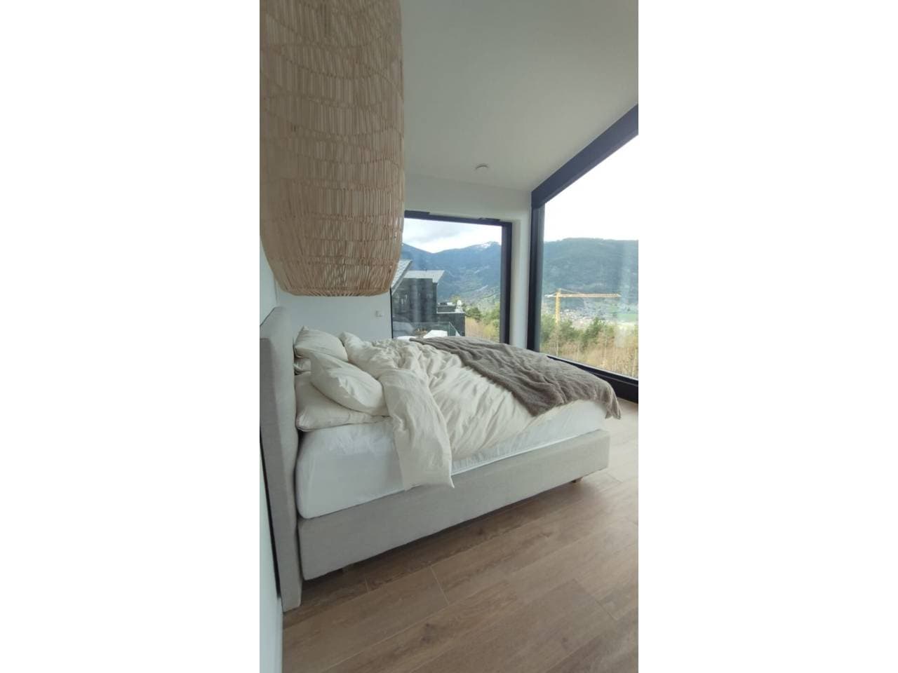 Espectacular xalet de nova construcció situat a la prestigi... - Thumbnail 50