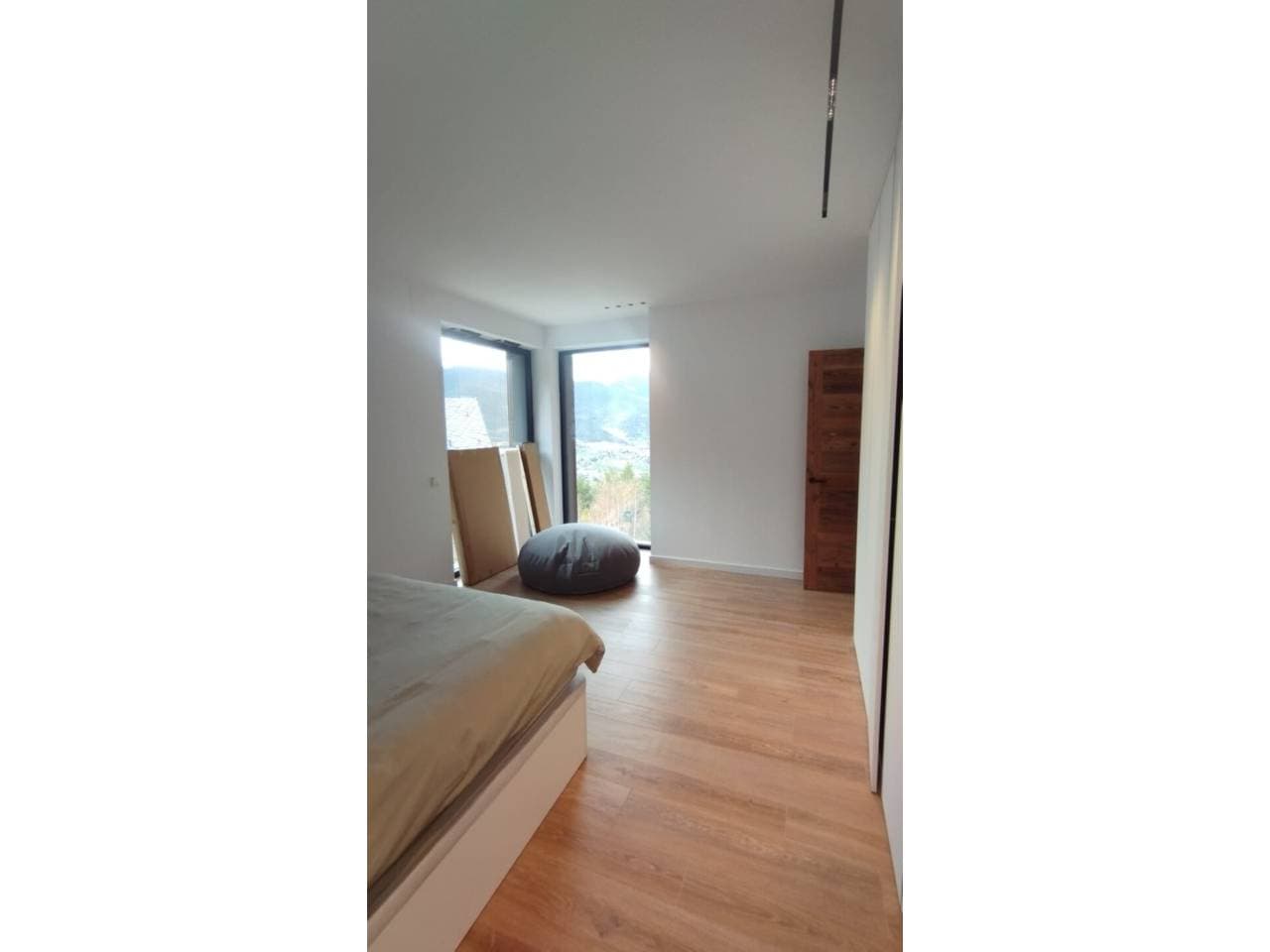 Espectacular xalet de nova construcció situat a la prestigi... - Thumbnail 5