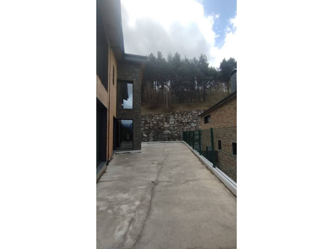 Espectacular xalet de nova construcció situat a la prestigi... - Thumbnail 34