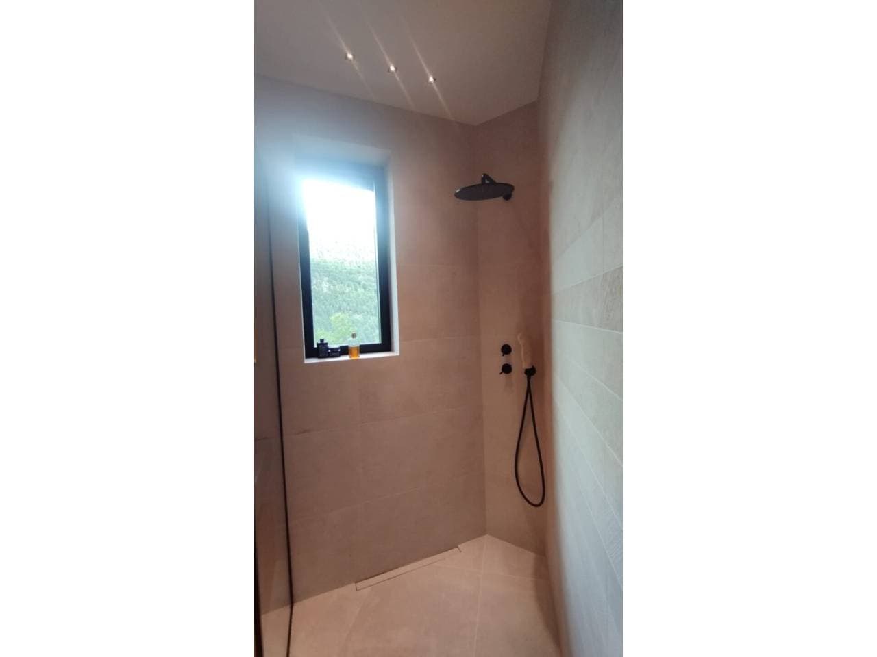 Espectacular xalet de nova construcció situat a la prestigi... - Thumbnail 6