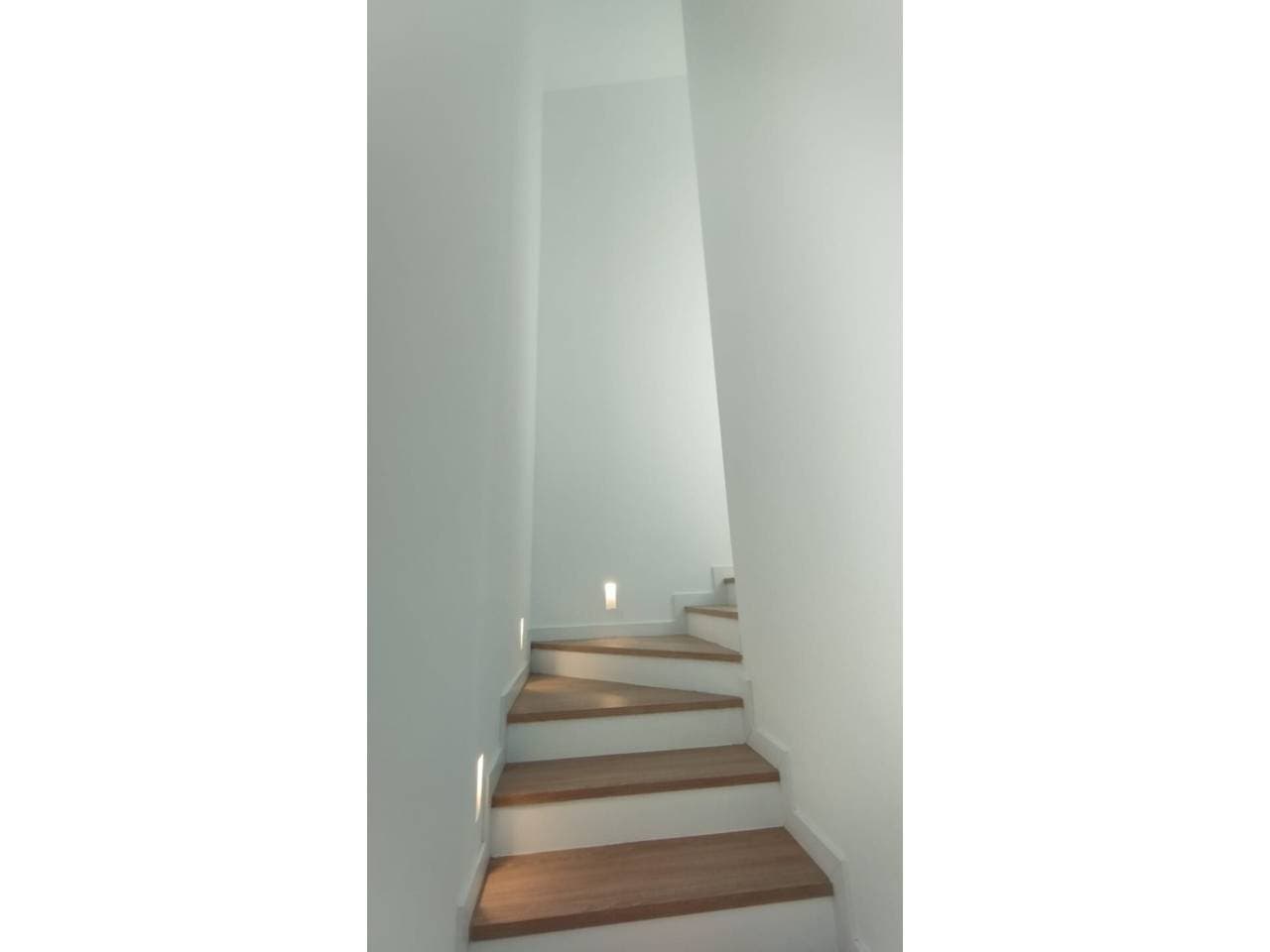 Espectacular xalet de nova construcció situat a la prestigi... - Thumbnail 10