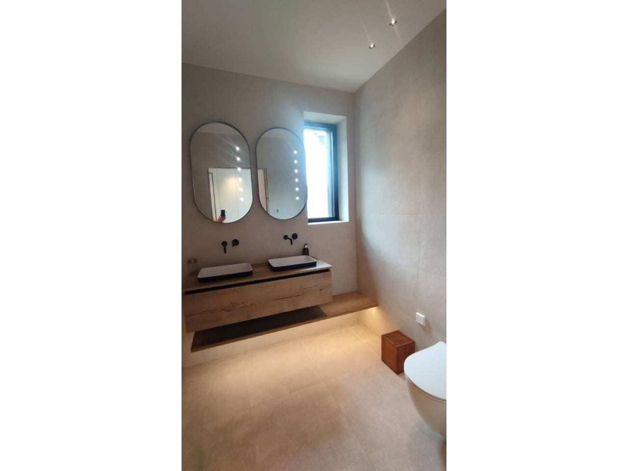 Espectacular xalet de nova construcció situat a la prestigi... - Thumbnail 2