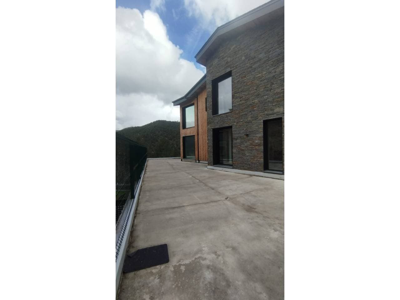 Espectacular xalet de nova construcció situat a la prestigi... - Thumbnail 46