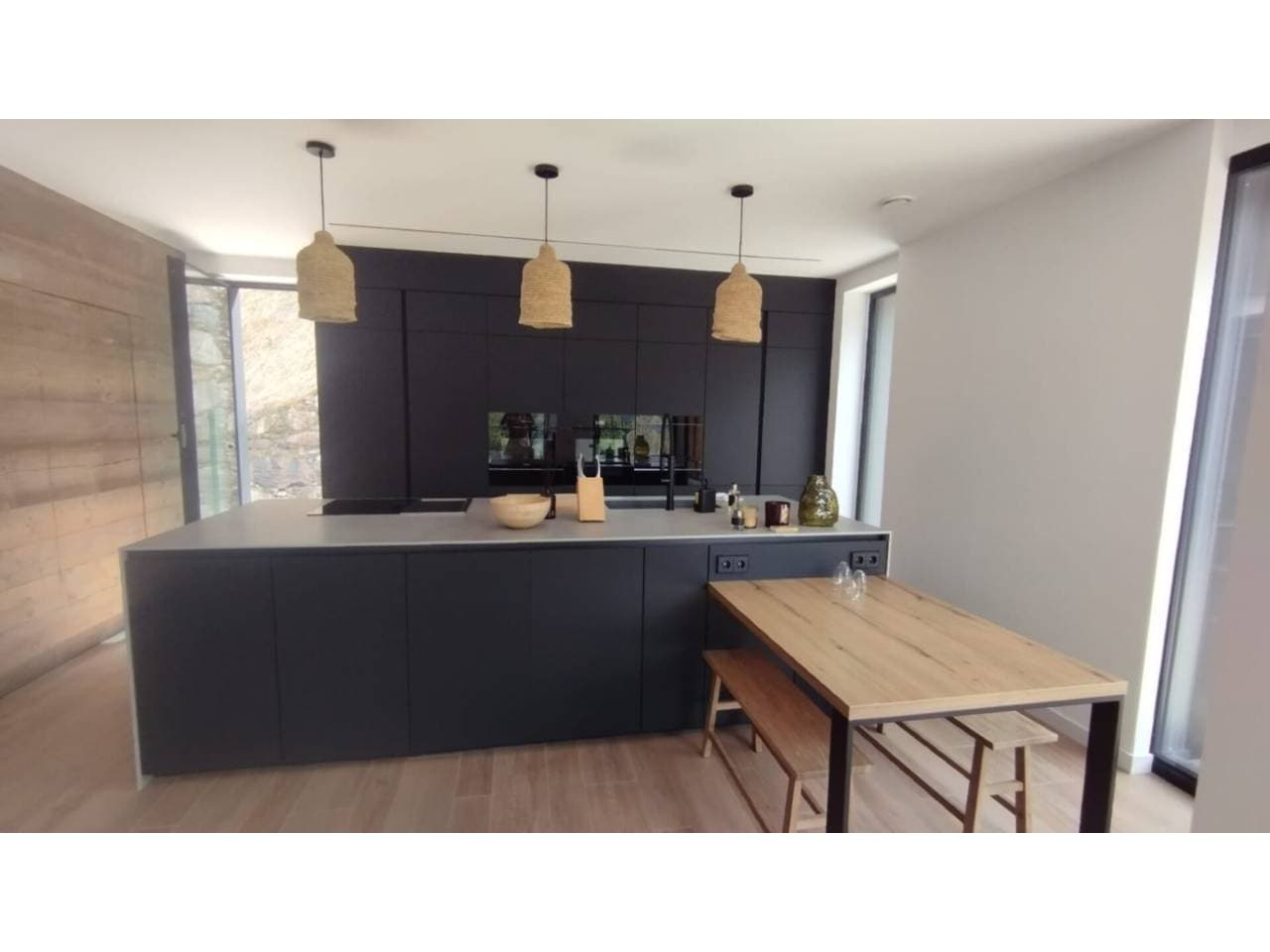 Espectacular xalet de nova construcció situat a la prestigi... - Thumbnail 41