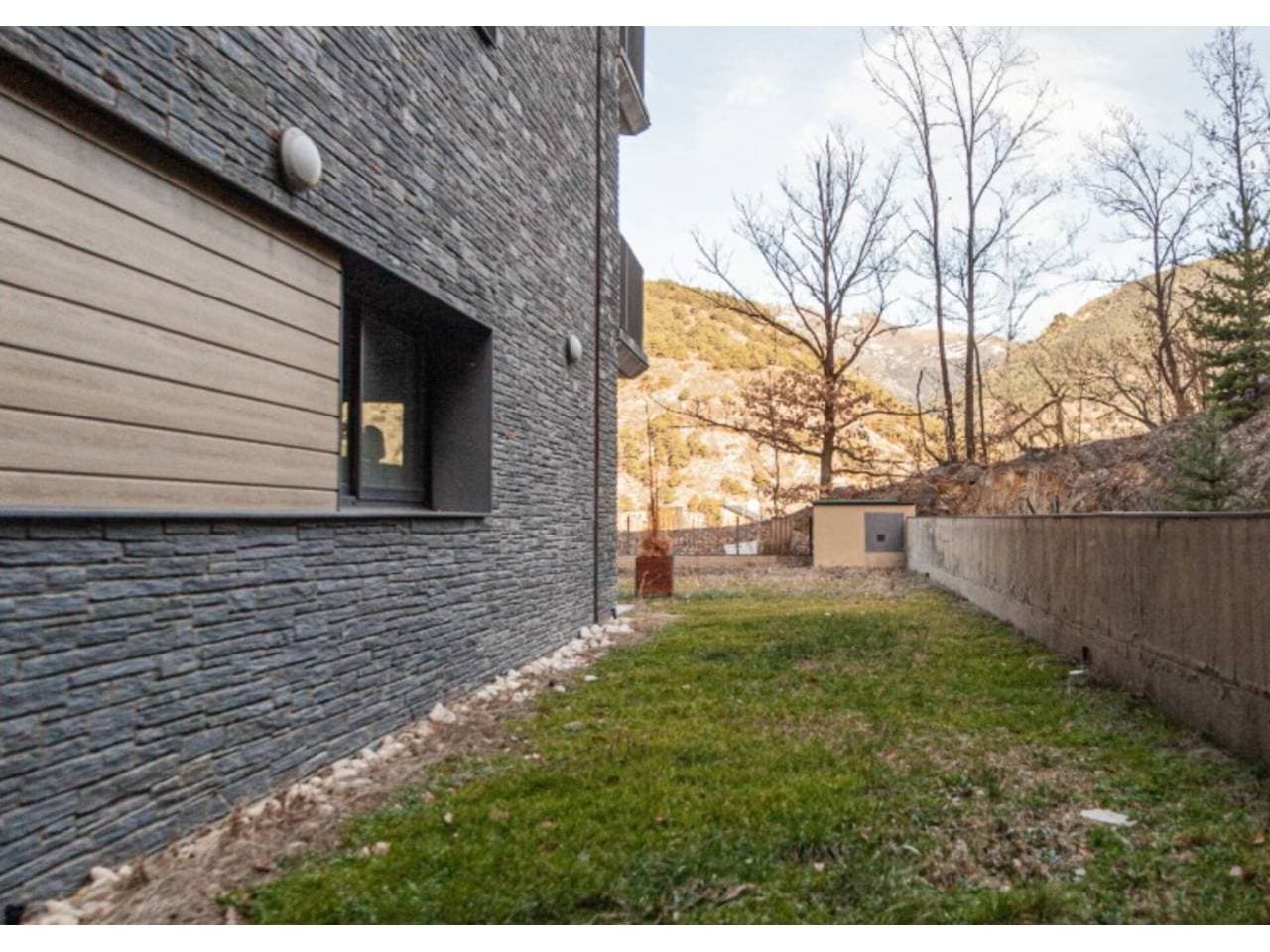 Pis a Ordino – Planta baixa amb jardí privat de 210m... - Image 1