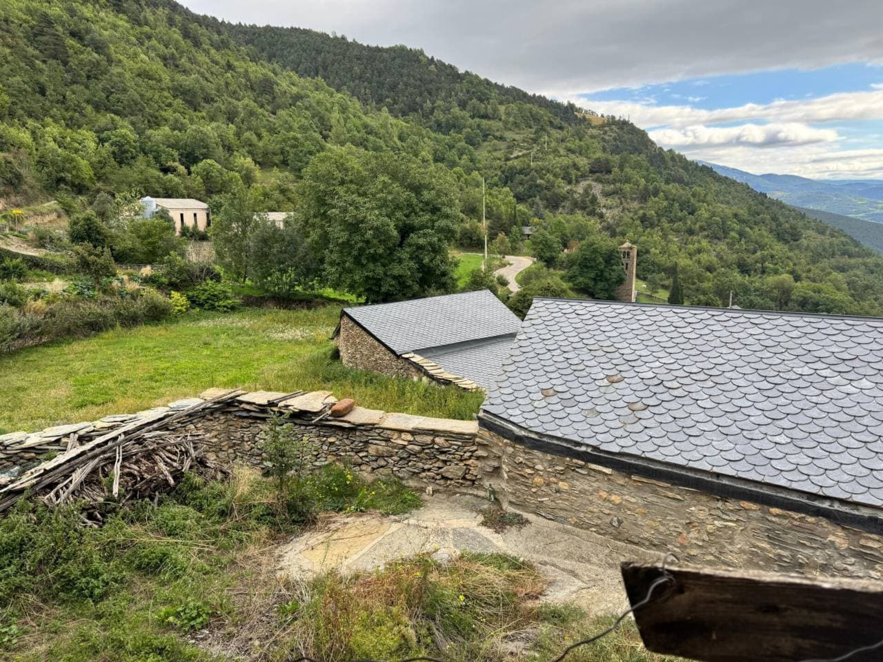 Busques un refugi en plena natura? Gran casa de muntanya a Bescar... - Thumbnail 6