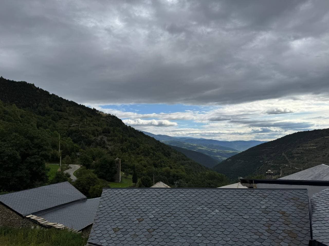 Busques un refugi en plena natura? Gran casa de muntanya a Bescar... - Thumbnail 5