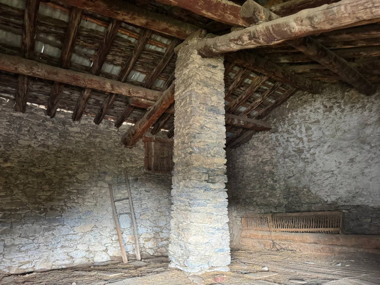 Busques un refugi en plena natura? Gran casa de muntanya a Bescar... - Thumbnail 3