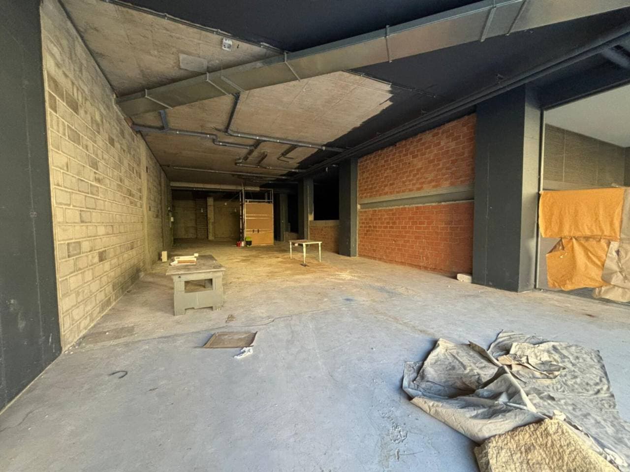 LOCAL COMERCIAL AL CENTRE D'ESCALDES - Thumbnail 2