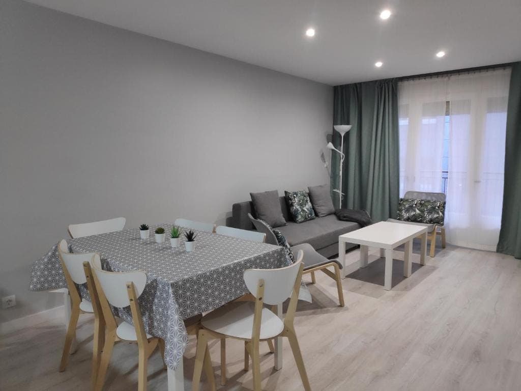 Carrer de les Boïgues 3, AD700 Andorra la Vella, Andorra - Image 1