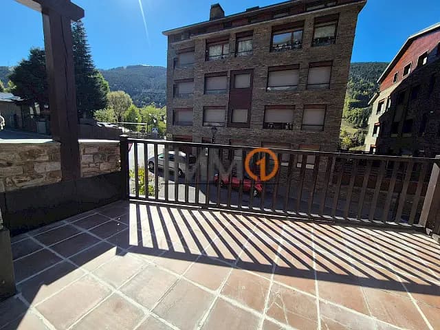 Pis de 65m² totalment moblat i equipat, 2 habita - Image 1