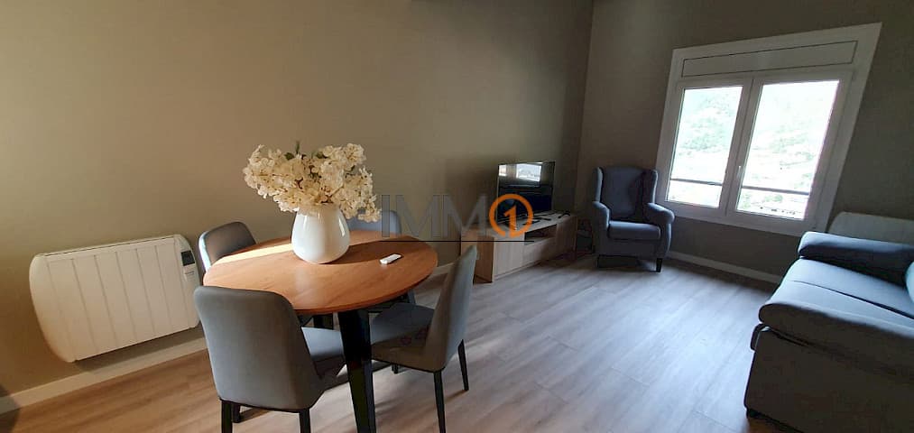 Es lloga dúplex totalment reformat i moblat al C - Thumbnail 4