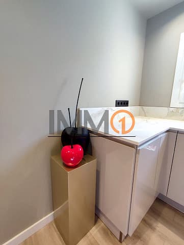 Es lloga dúplex totalment reformat i moblat al C - Thumbnail 9