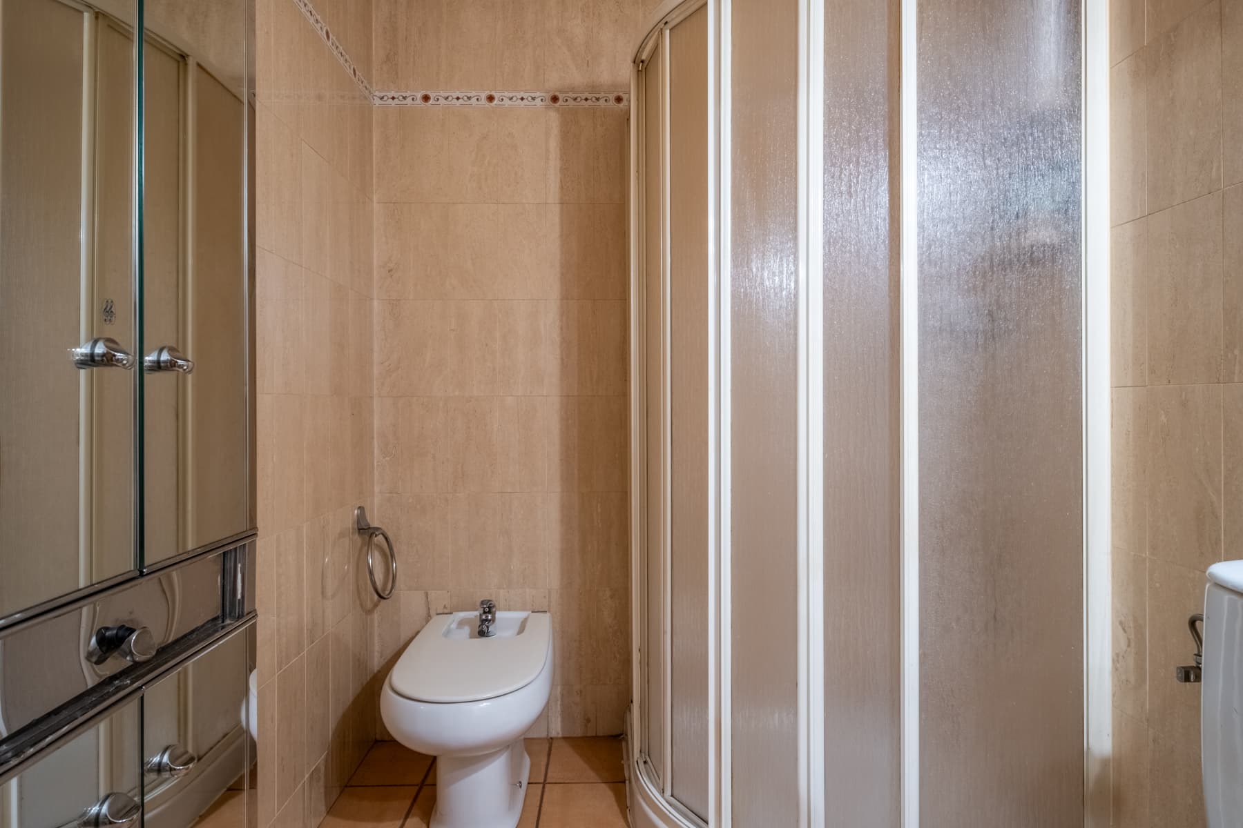 ADOSSADA + JARDÍ + TERRASSA + BOX PER A 3 COTXES - Thumbnail 10