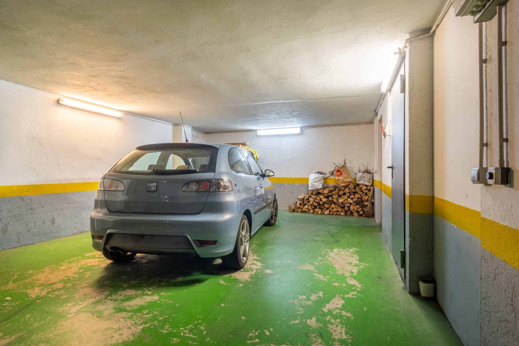 ADOSSADA + JARDÍ + TERRASSA + BOX PER A 3 COTXES - Thumbnail 29