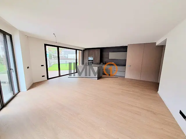 Fantàstic i cèntric pis en venda ubicat en l’ - Thumbnail 3