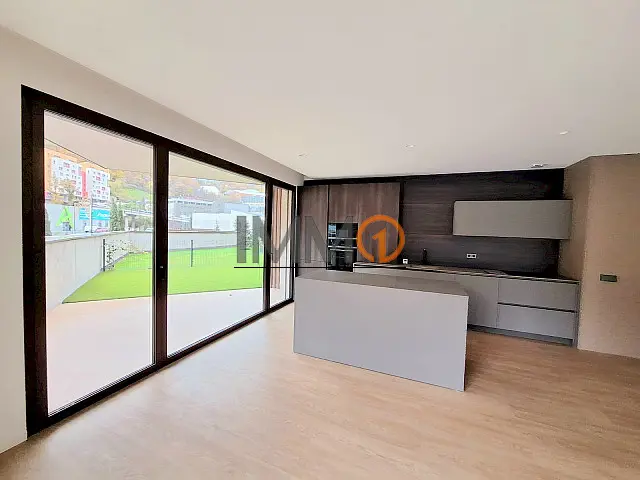 Fantàstic i cèntric pis en venda ubicat en l’ - Thumbnail 4