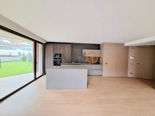 Fantàstic i cèntric pis en venda ubicat en l’ - Thumbnail 6