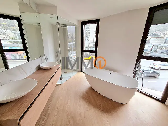 Fantàstic i cèntric pis en venda ubicat en l’ - Thumbnail 20