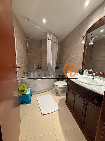 En ven fantàstic pis a la Cortinada, amb una sup - Thumbnail 17