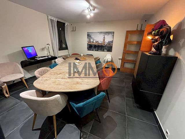 En ven fantàstic pis a la Cortinada, amb una sup - Thumbnail 4