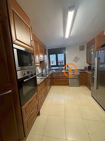 En ven fantàstic pis a la Cortinada, amb una sup - Thumbnail 8