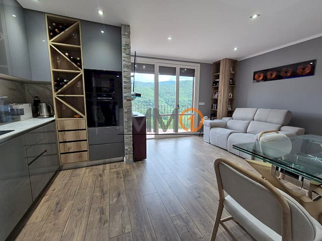 En venda bonic pis reformat a Montferrer – Cast - Thumbnail 2