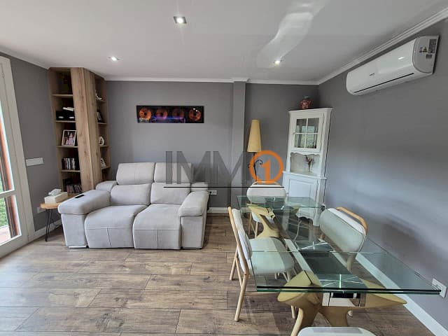 En venda bonic pis reformat a Montferrer – Cast - Thumbnail 5