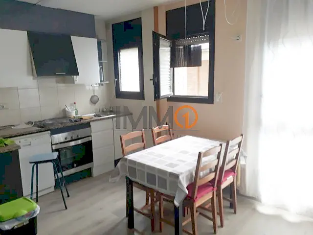 Es ven pis a Encamp (Betània) d’una superfíci - Thumbnail 3