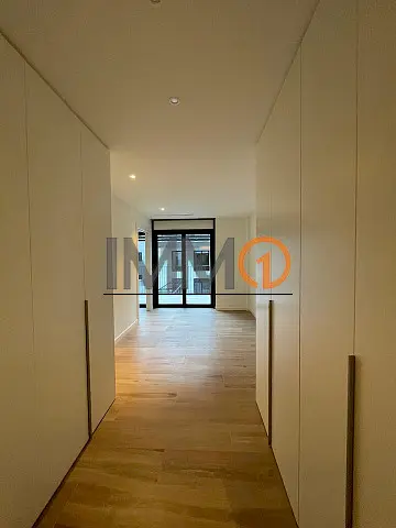 Es lloga fantàstic pis nou en ple centre d'Esca - Thumbnail 5