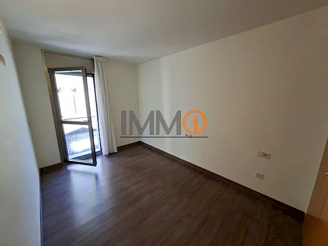 Es lloga magnífic pis de recent construcció sit - Thumbnail 15