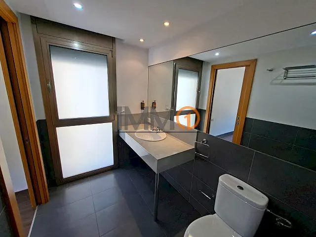 Es lloga magnífic pis de recent construcció sit - Thumbnail 14