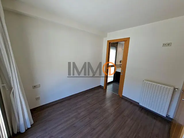 Es lloga magnífic pis de recent construcció sit - Thumbnail 11