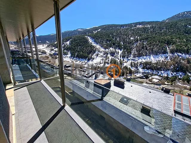 Es lloga magnífic pis de recent construcció sit - Image 1