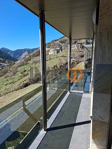 Es lloga magnífic pis de recent construcció sit - Thumbnail 2