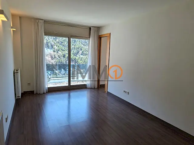 Es lloga magnífic pis de recent construcció sit - Thumbnail 3