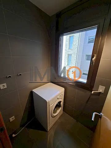 Es lloga magnífic pis de recent construcció sit - Thumbnail 19