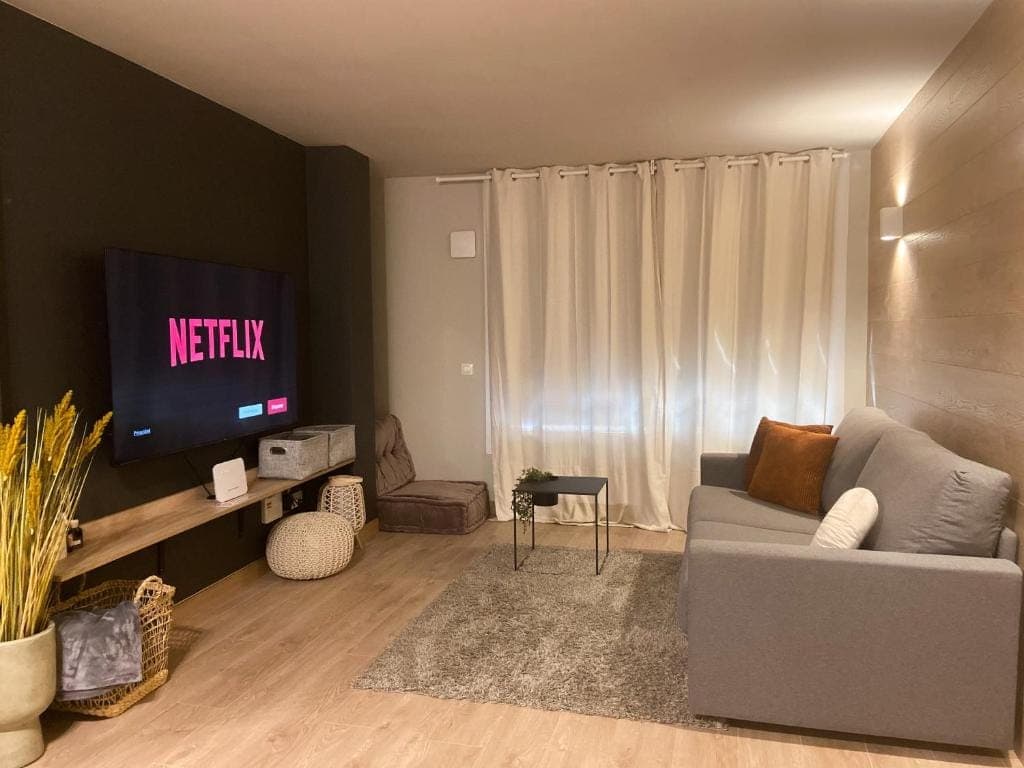 14 Carrer de l'Aigüeta 2 E, AD500 Andorra la Vella, Andorra - Image 1