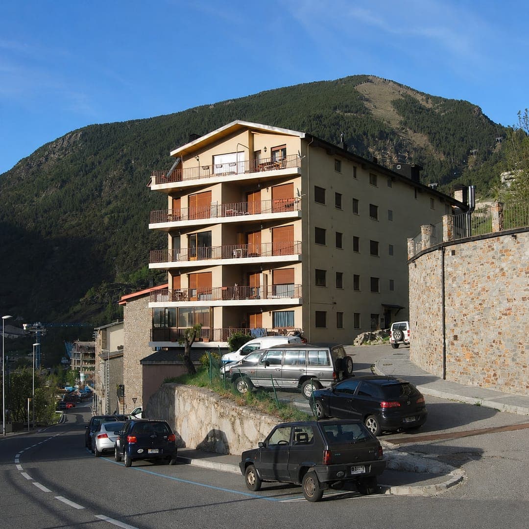 Apartament a 275m del Funicamp - Image 1