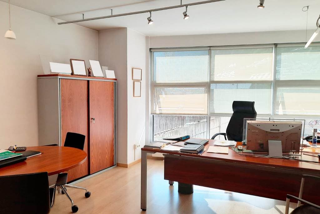 Exclusiva oficina per llogar al Centre d´Andorra - Thumbnail 4