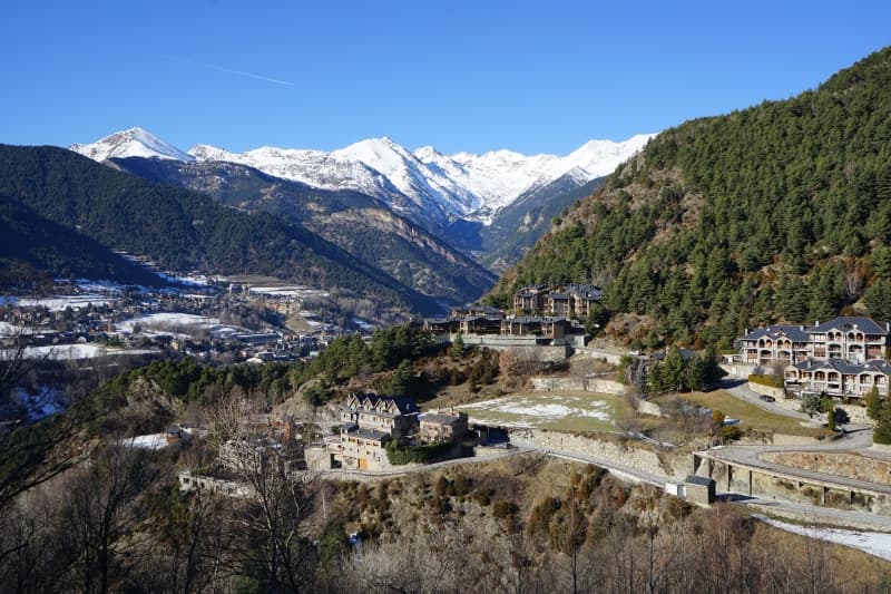 FANTÁSTICO TERRENO EN VENTA CON TODAS LAS LICENCIAS APROVADAS - Thumbnail 3