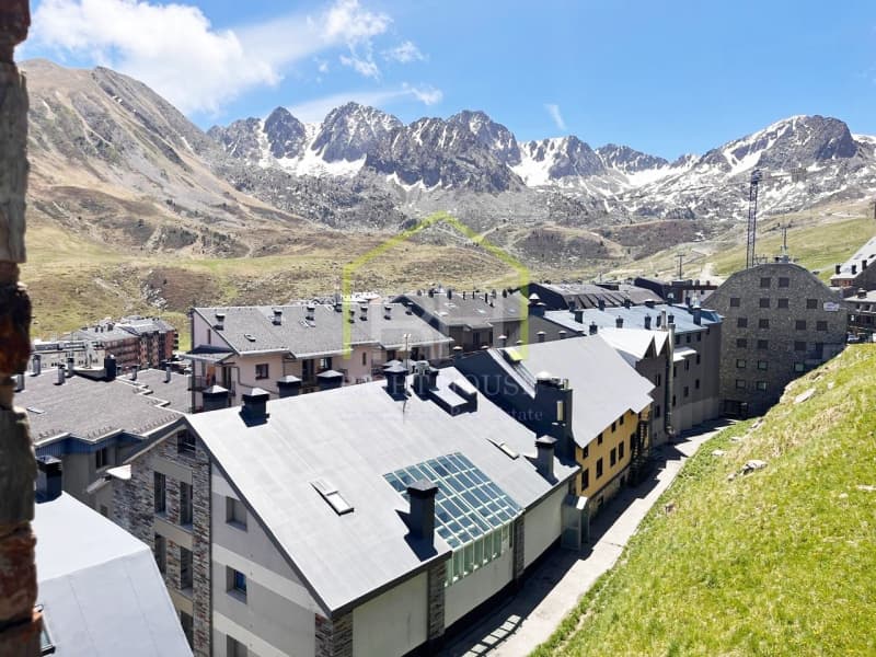 apartament amb vistes i parquing al Pas de La Casa - Thumbnail 2