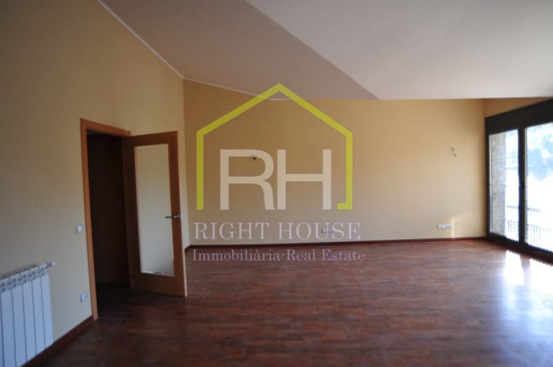 Àtic en lloguer a Canillo - Thumbnail 7