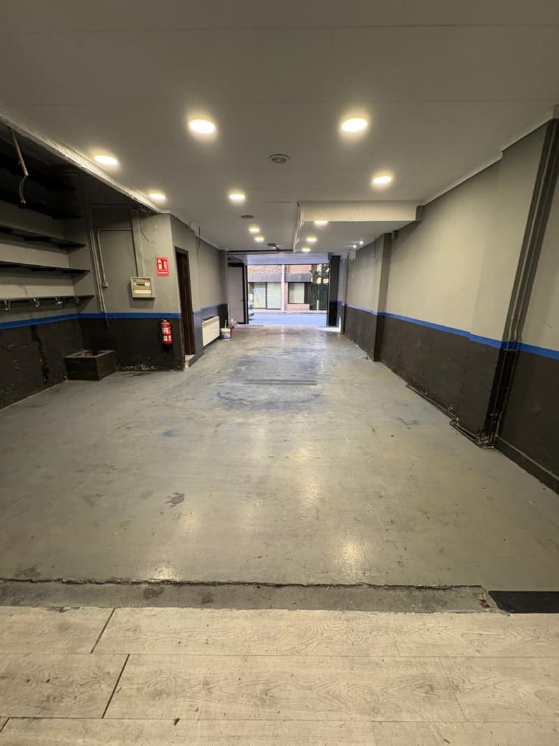 LLOGUER LOCAL A ESCALDES ENGORDANY - Thumbnail 3