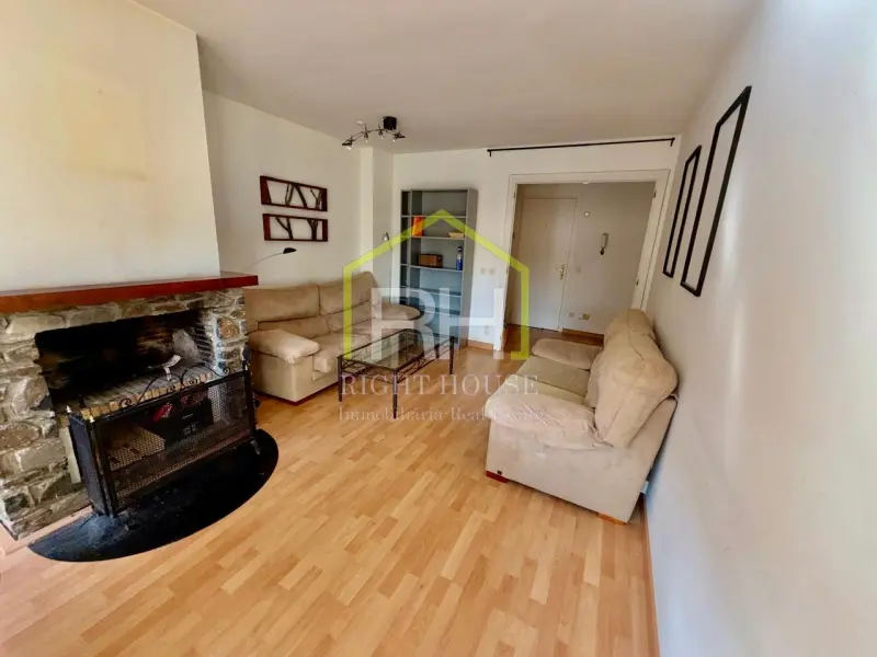 apartament amb terrassa , llar de foc 98m2 - Thumbnail 8