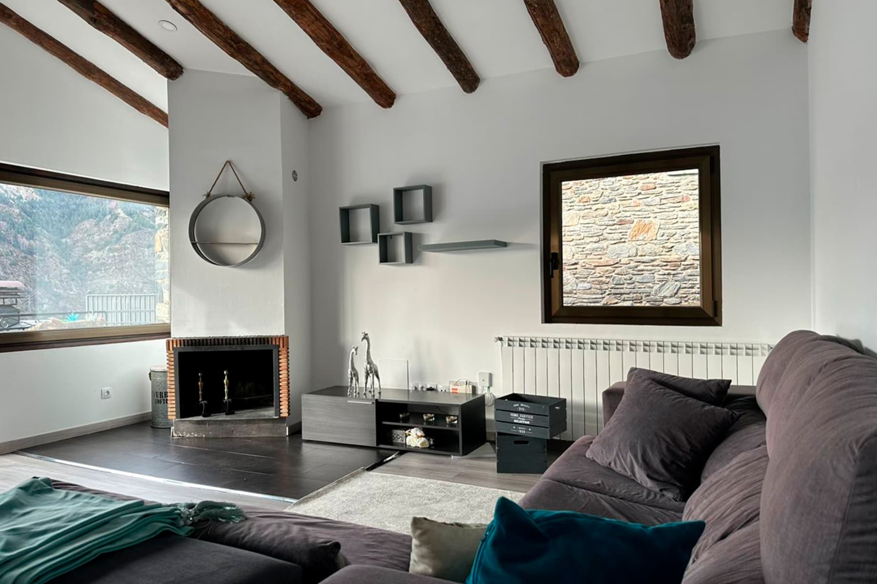 Aquesta propietat es troba en una urbanització mo - Thumbnail 2