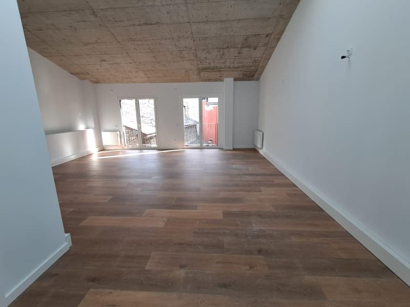 ES LLOGA DESPATX A ANDORRA LA VELLA