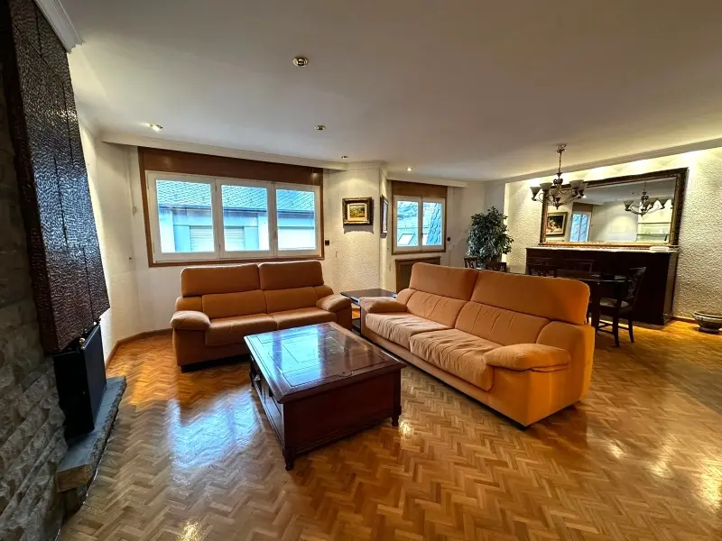 DÚPLEX EN LLOGUER AL CENTRE D'ANDORRA - Thumbnail 2